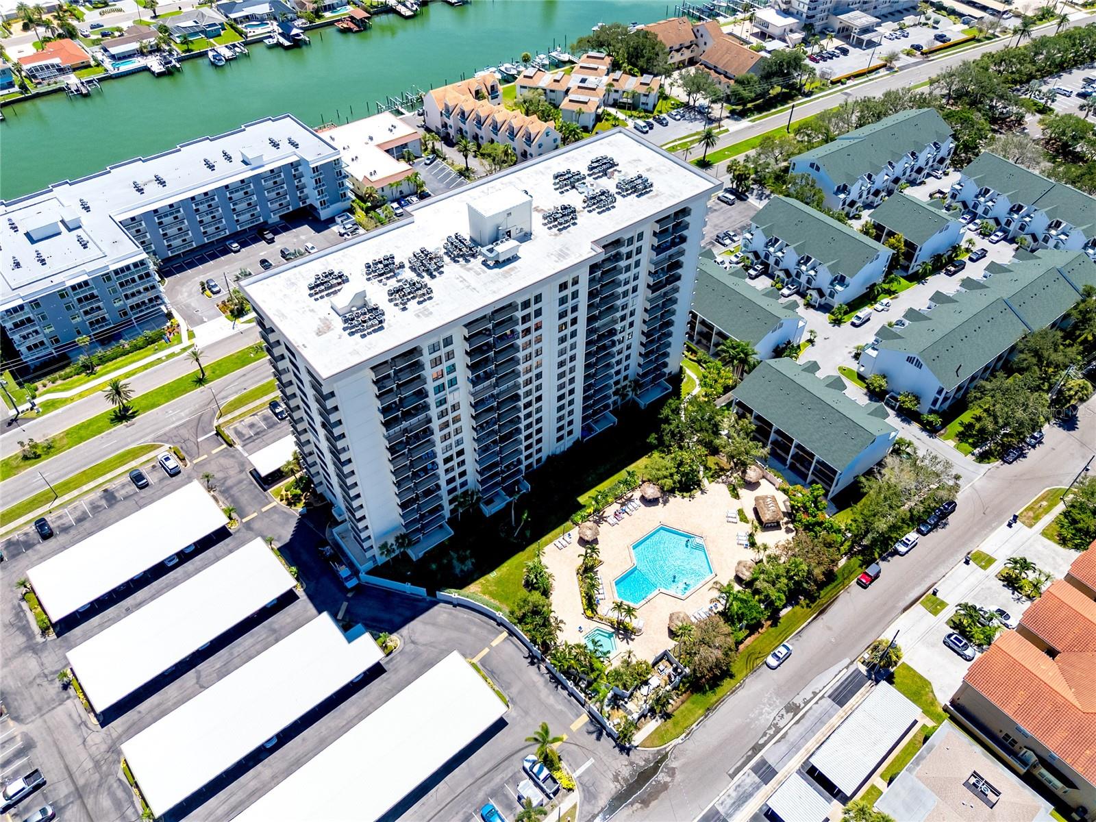 400 ISLAND WAY 811