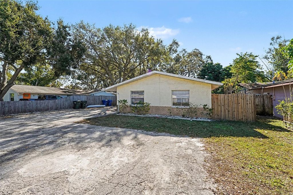 Photo of 3050 Meadow Lake Avenue, Largo, FL 33771 (MLS # TB8463348)