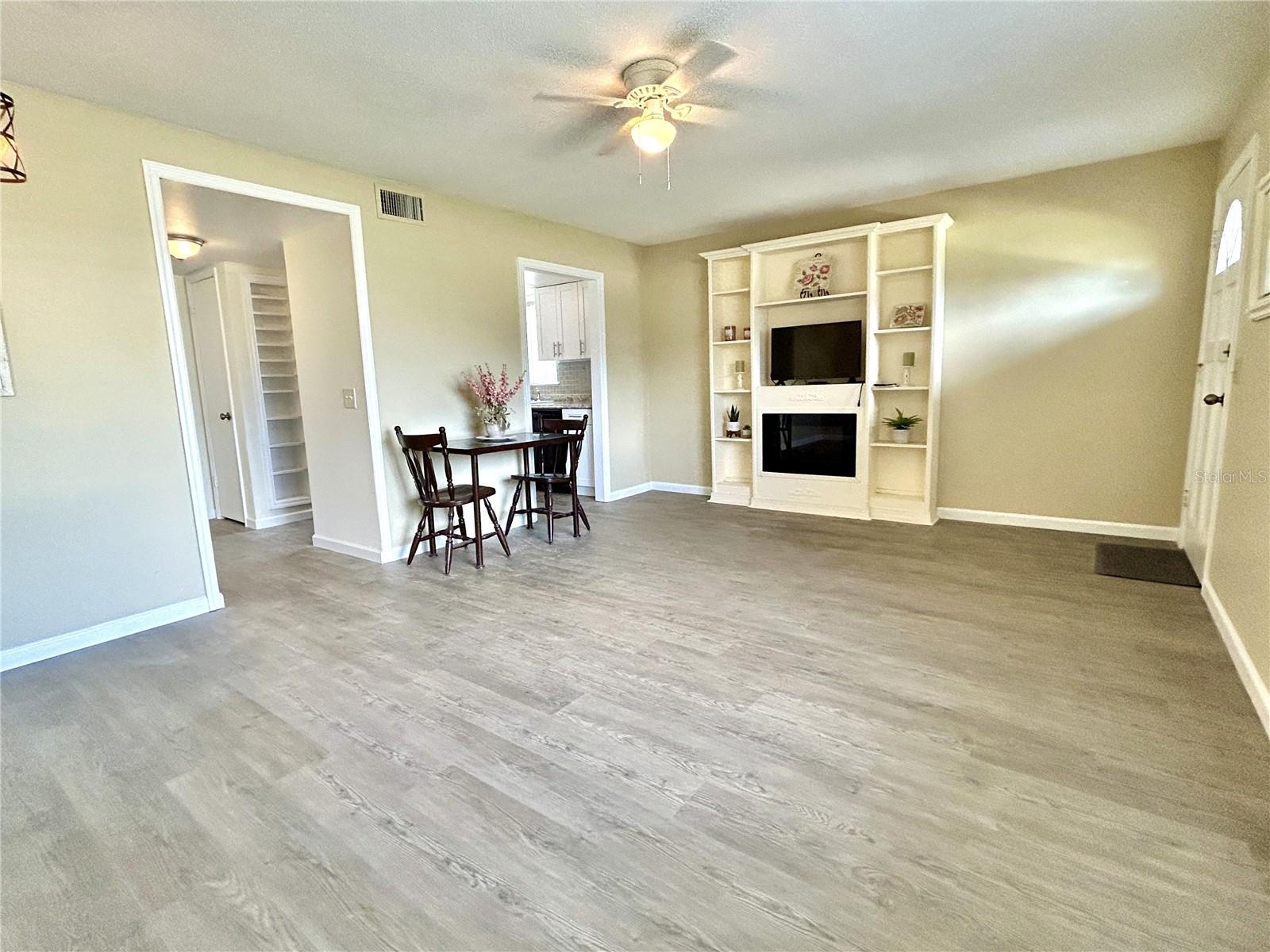 2000 WORLD PARKWAY BOULEVARD 12