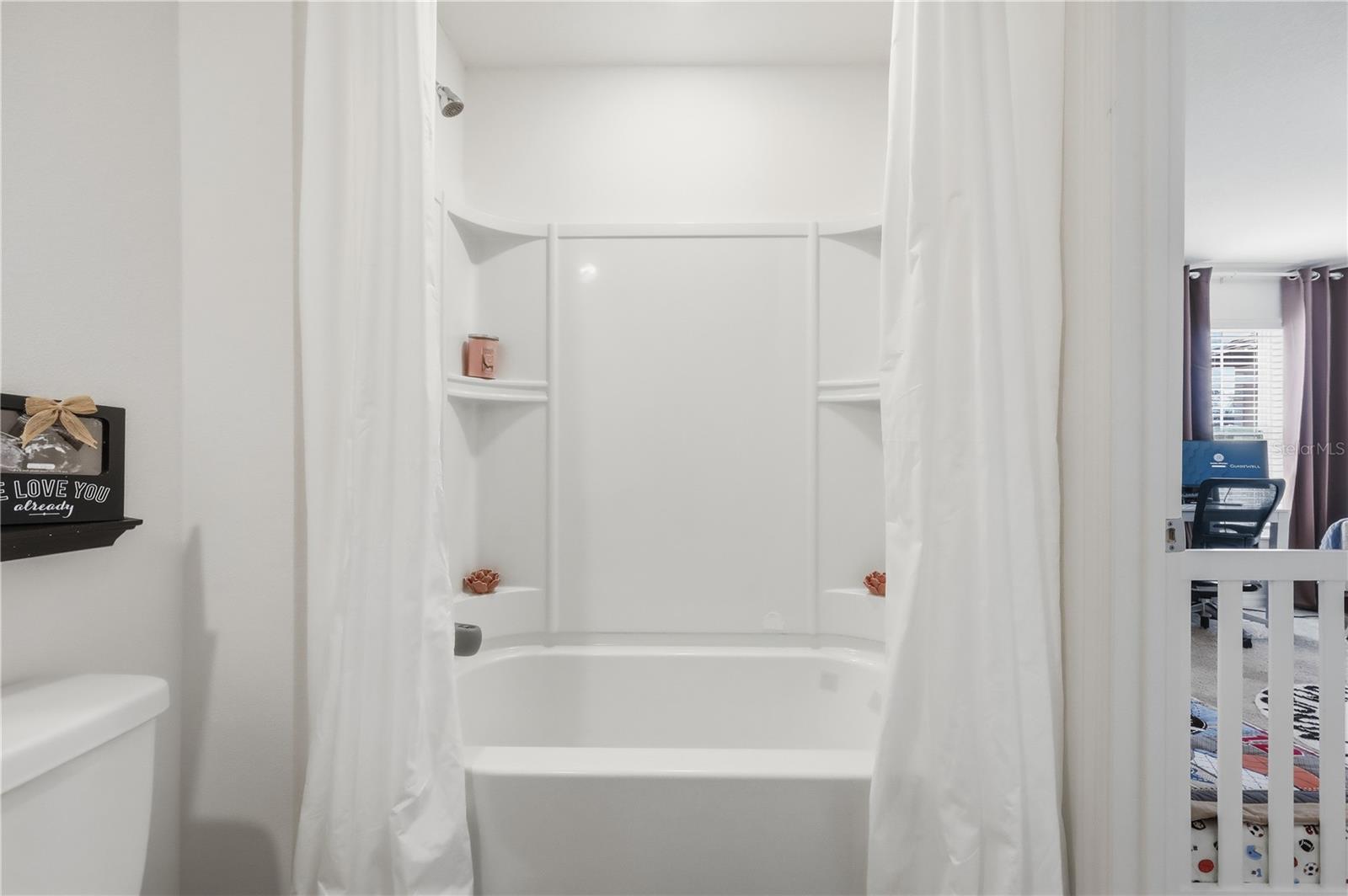 HAMLETS/TAVARES - Residential