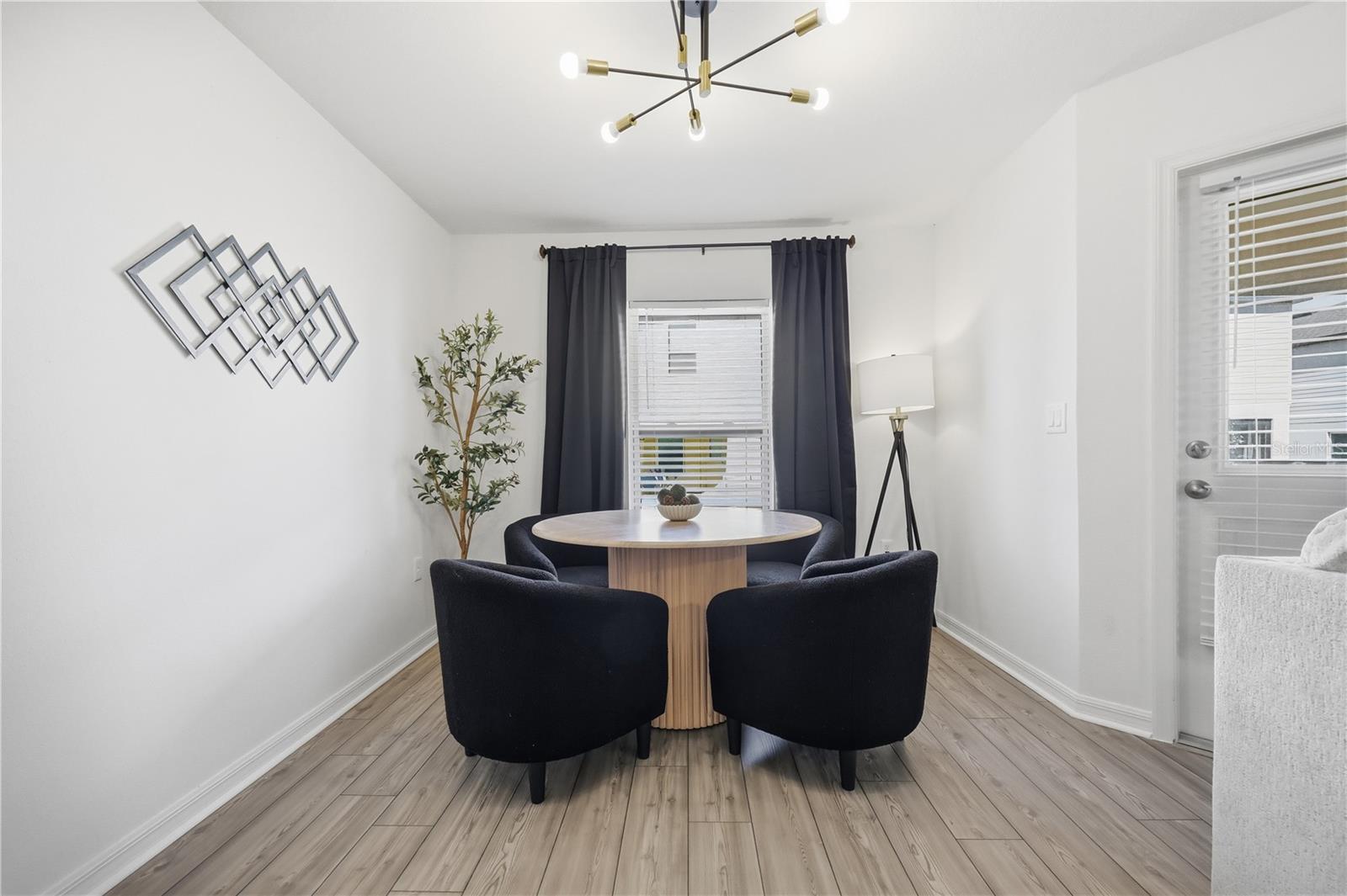 HAMLETS/TAVARES - Residential