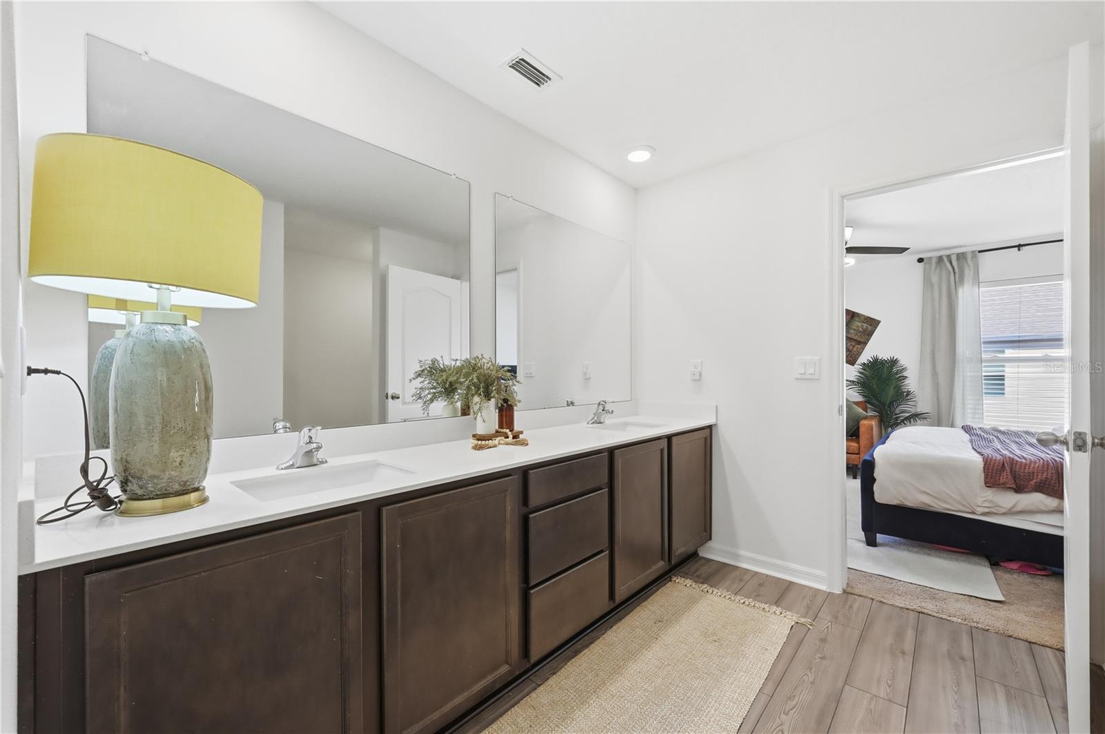 HAMLETS/TAVARES - Residential