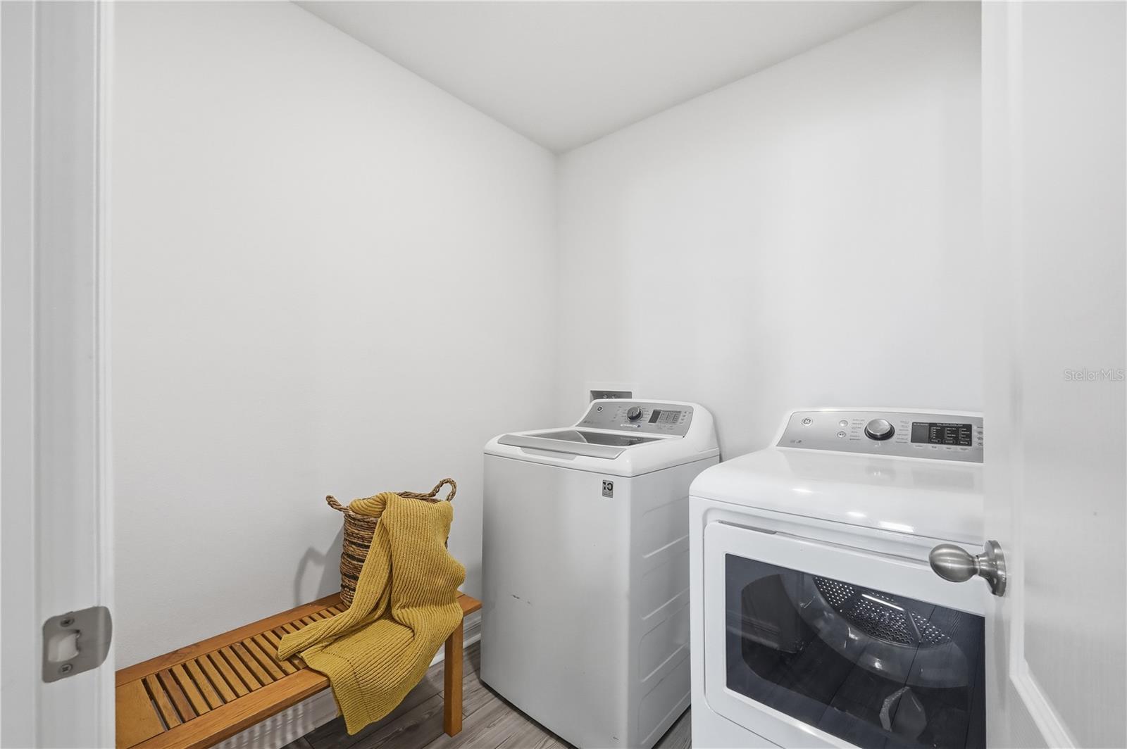 HAMLETS/TAVARES - Residential