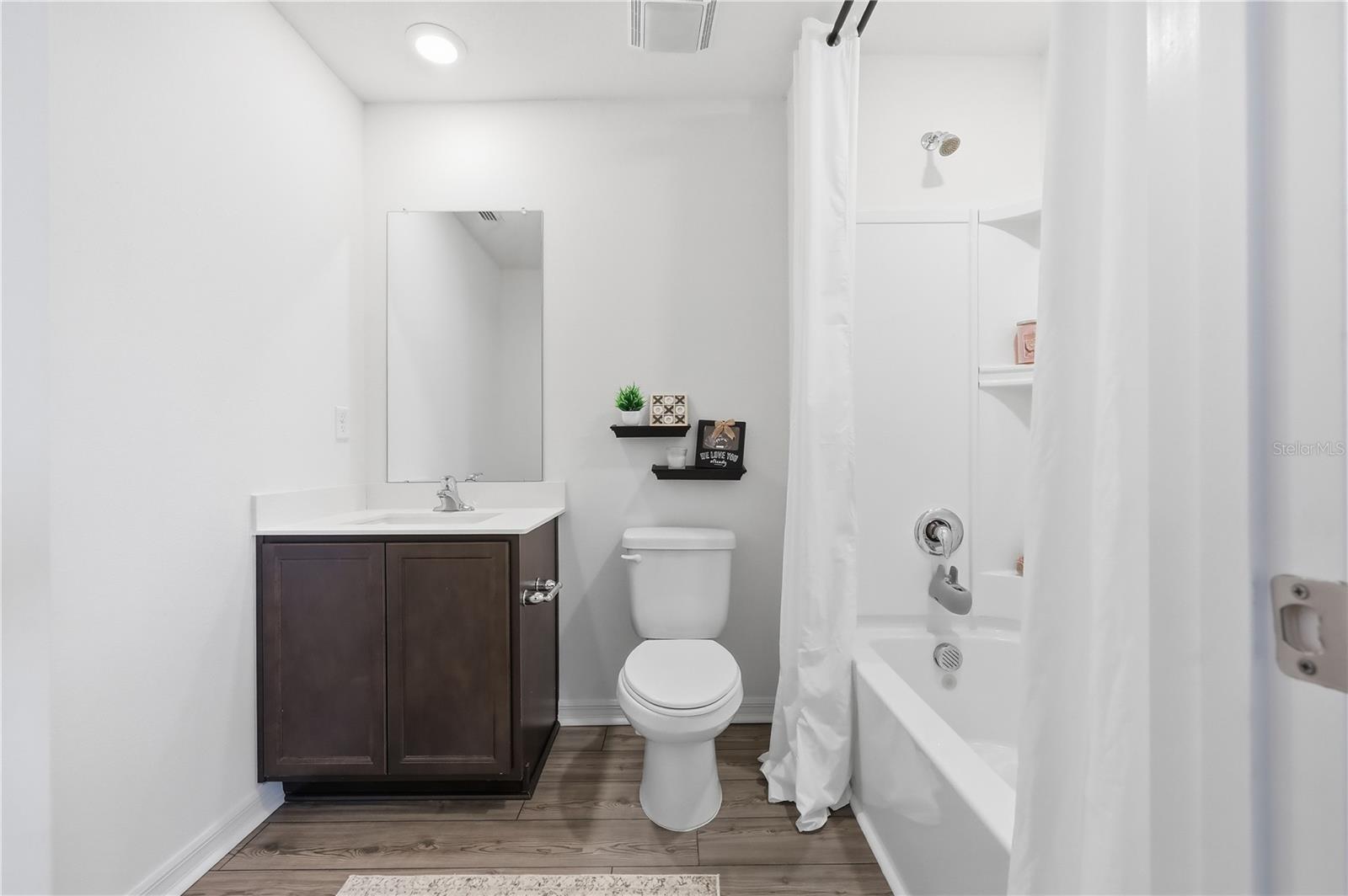 HAMLETS/TAVARES - Residential