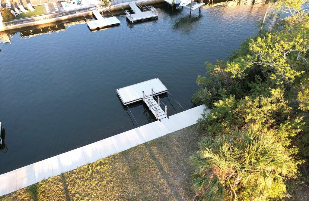 Photo of 13908 King, Hudson, FL 34667 (MLS # W7884047)