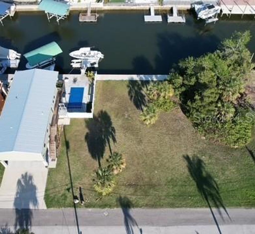 Photo of King, Hudson, FL 34667 (MLS # W7884047)