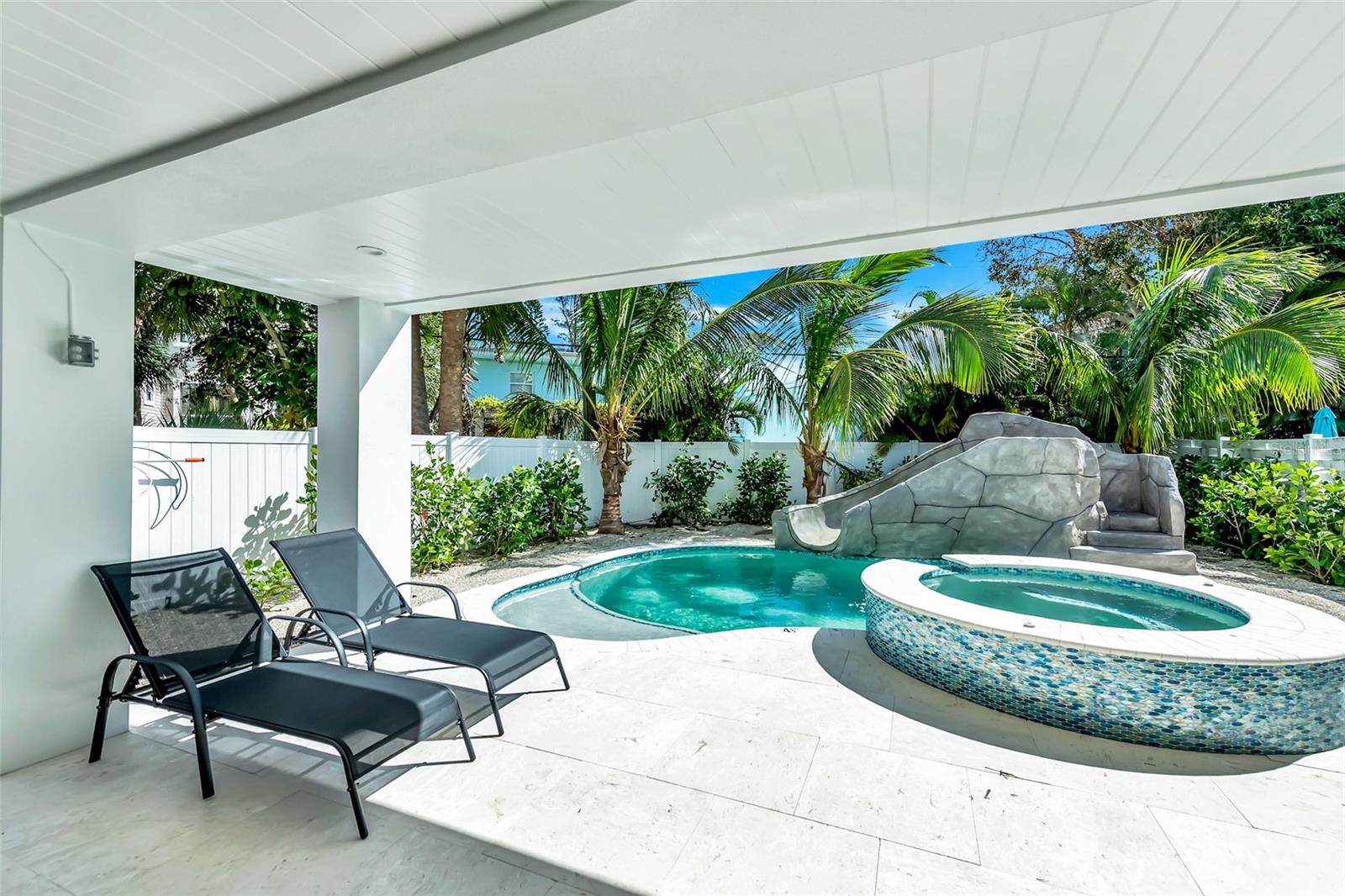 SARASOTA BEACH - Residential