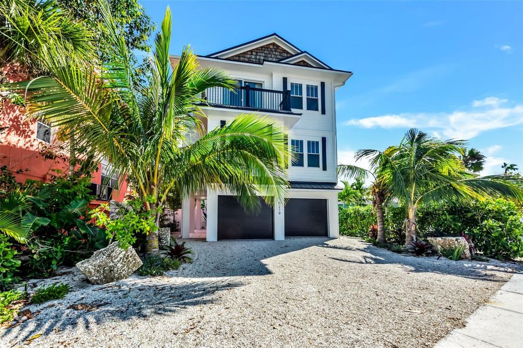 Photo of 5219 Calle Menorca, Sarasota, FL 34242 (MLS # A4654000)