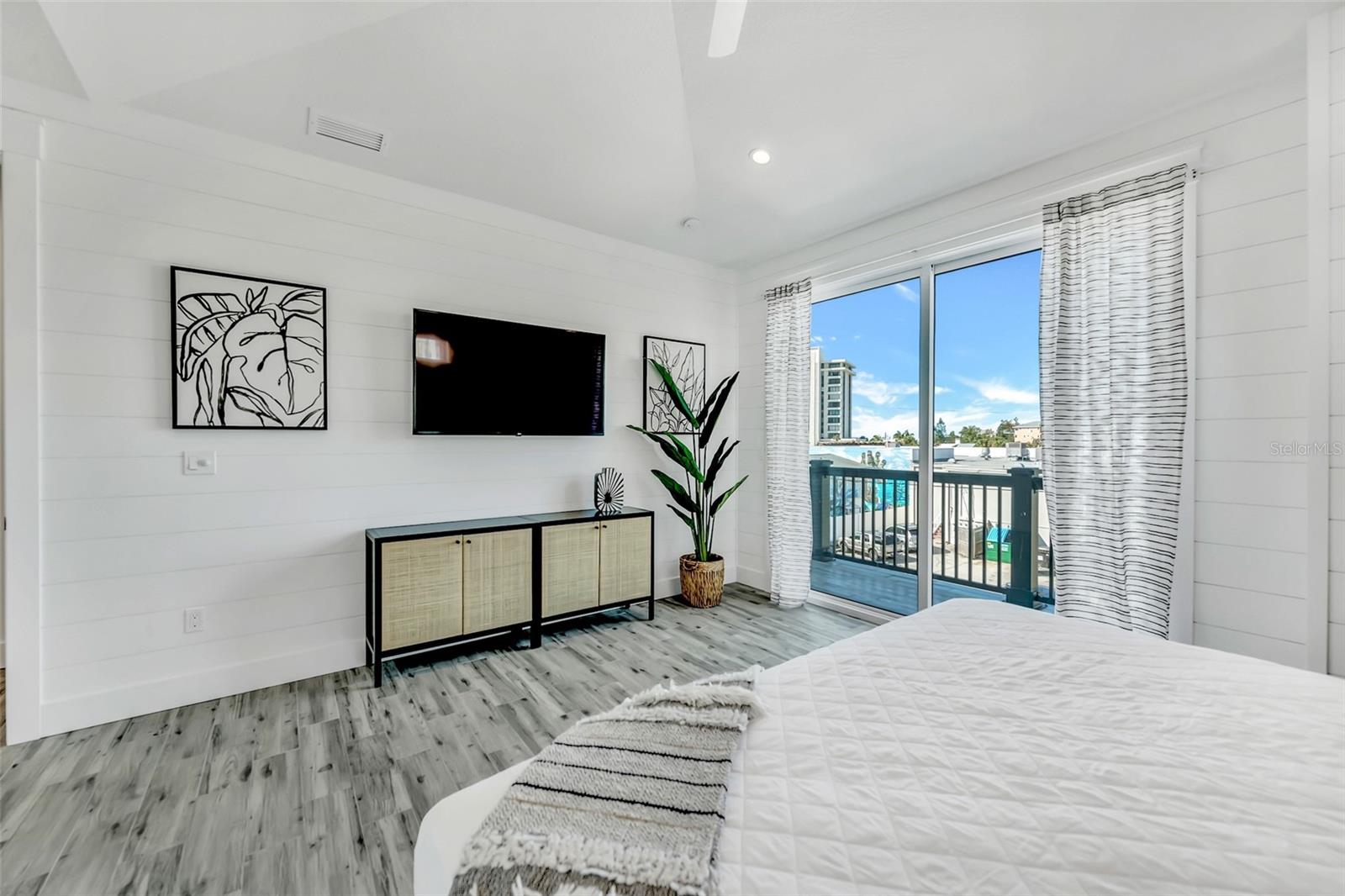 SARASOTA BEACH - Residential