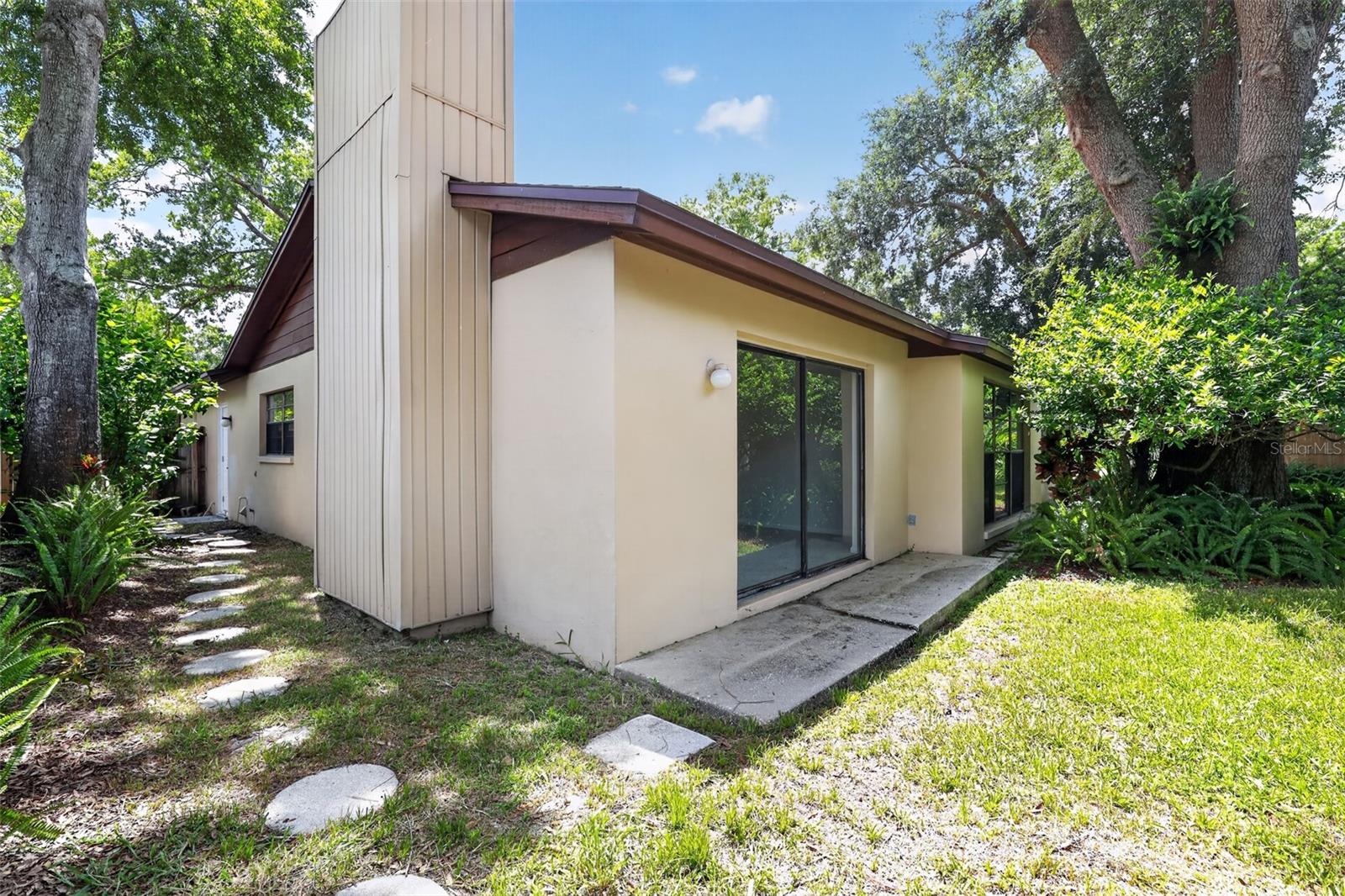 4015 DELLBROOK DRIVE