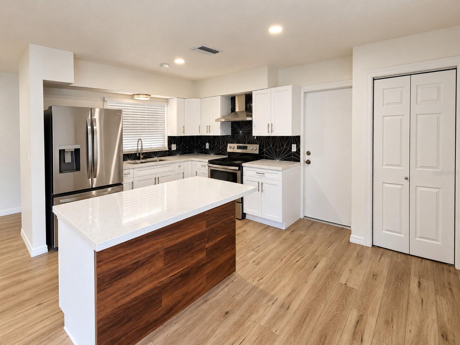 4437 DOLPHIN DRIVE