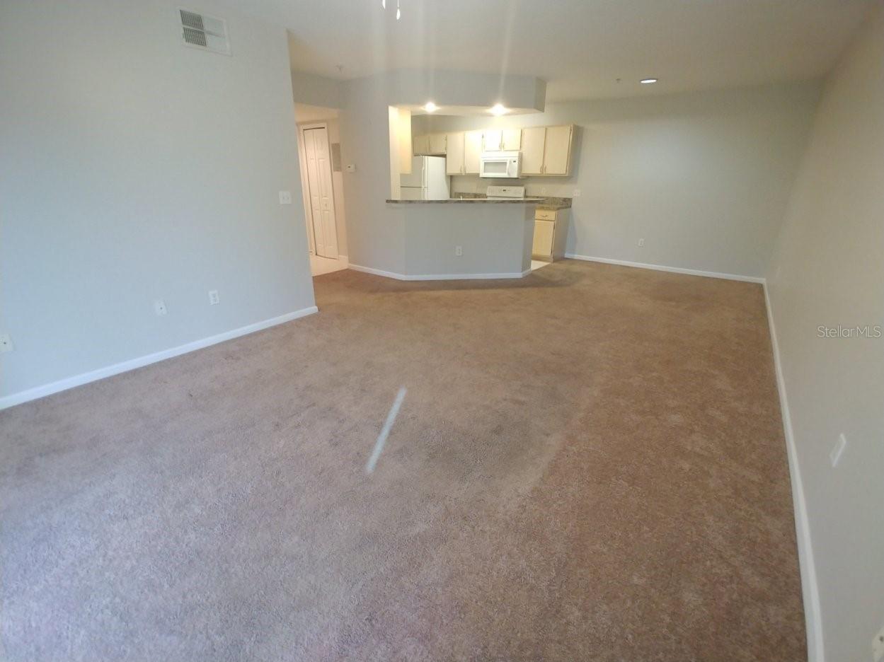 CREST/WATERFORD LAKES - Residential