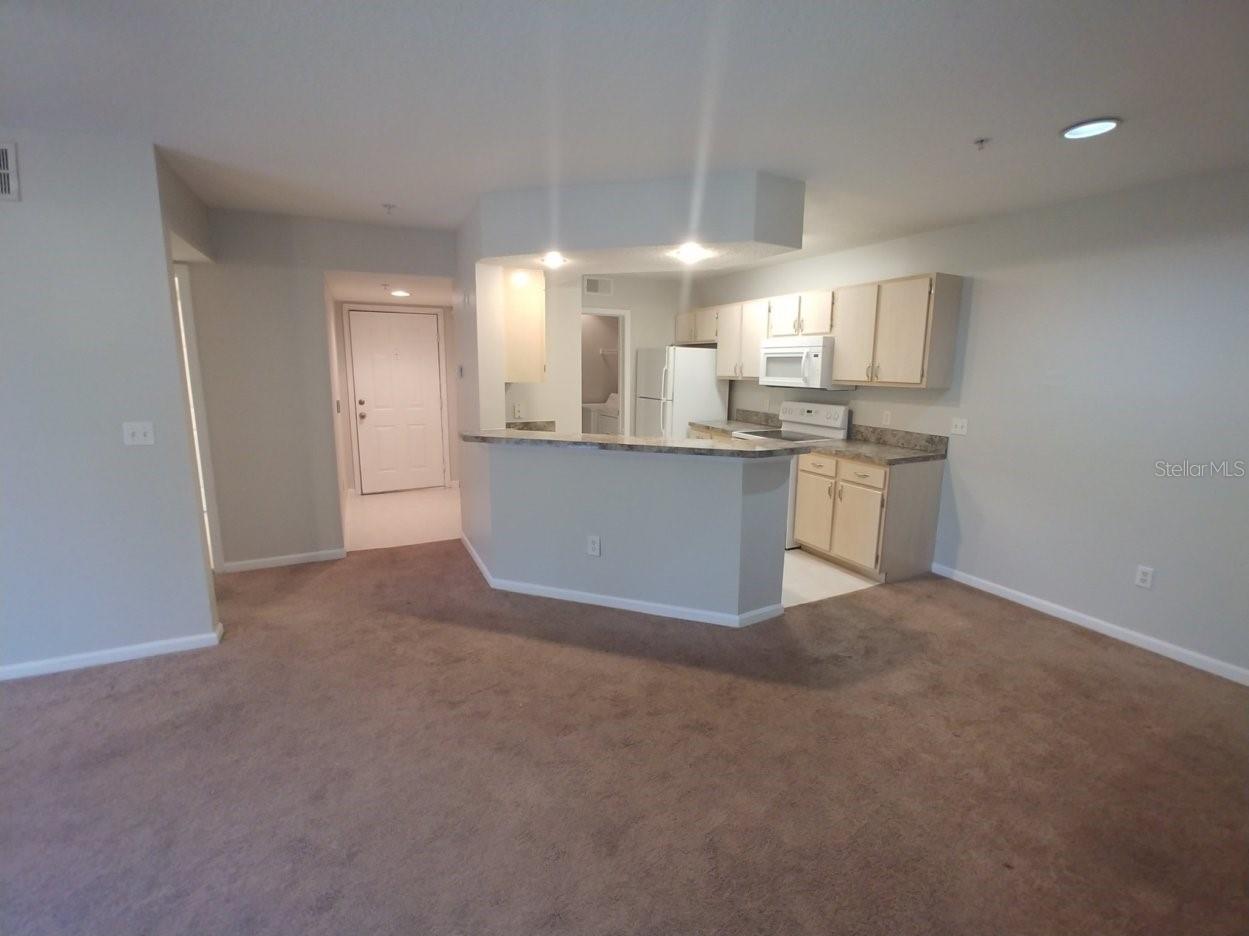 CREST/WATERFORD LAKES - Residential