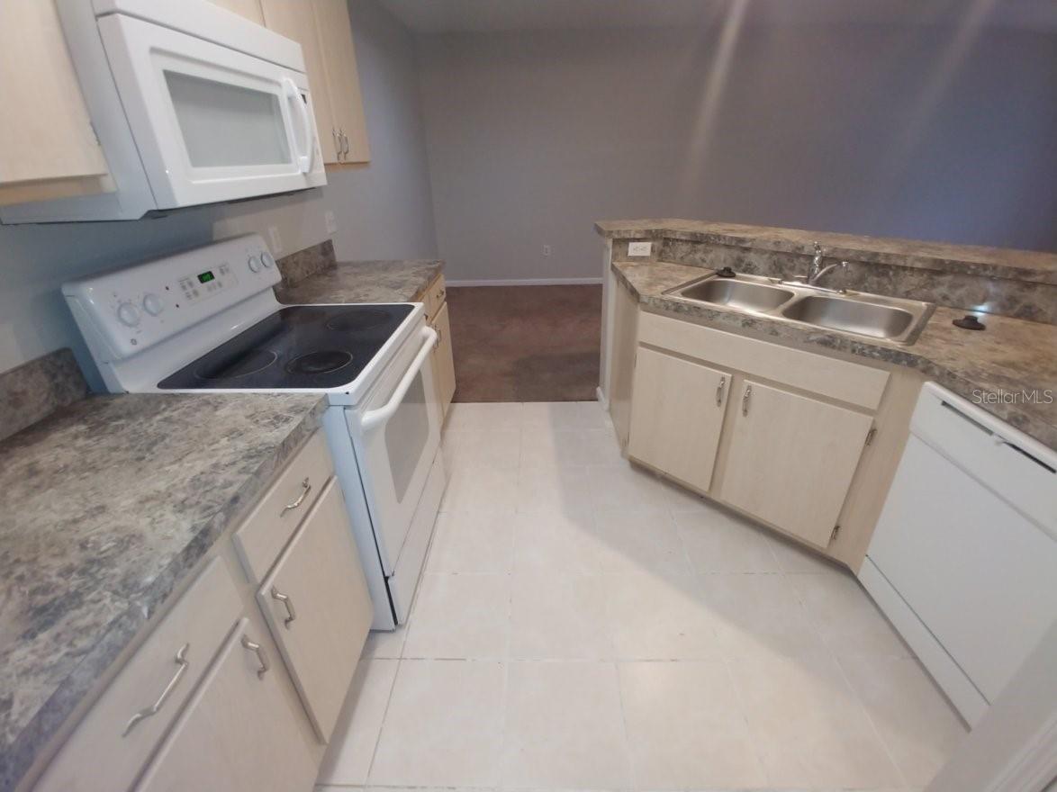 CREST/WATERFORD LAKES - Residential