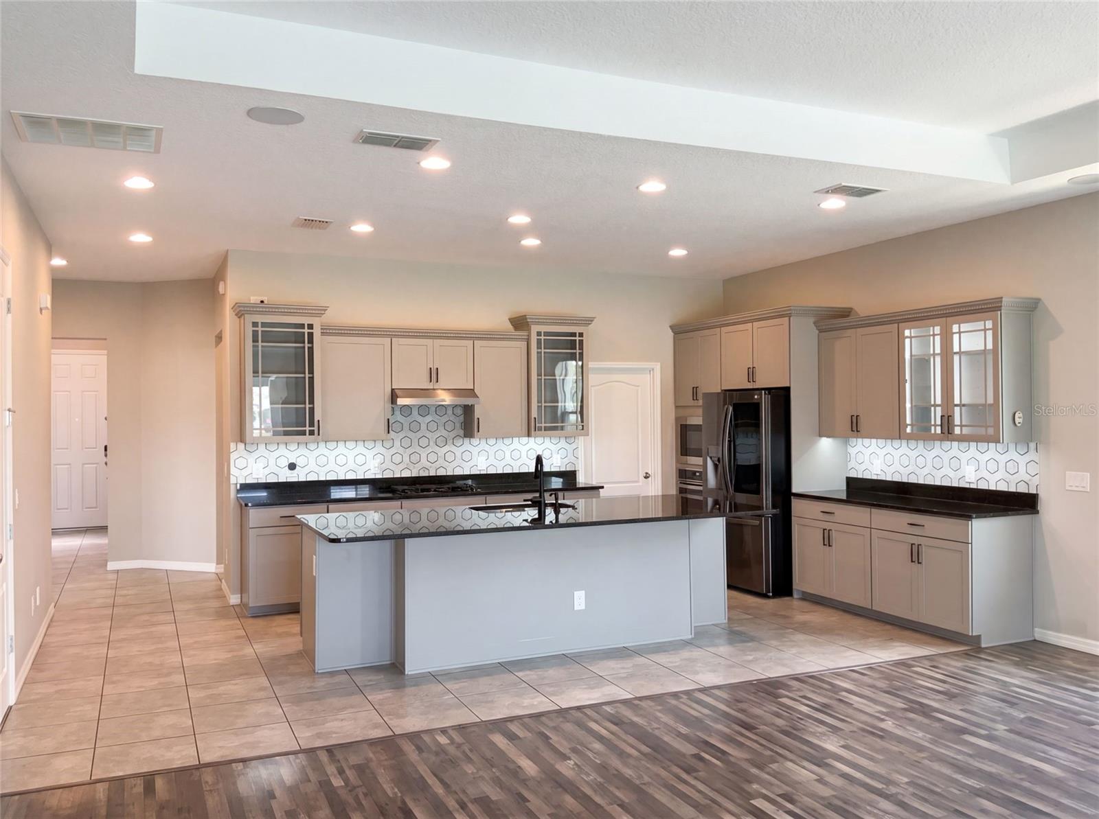 2185 ANTILLES CLUB DRIVE