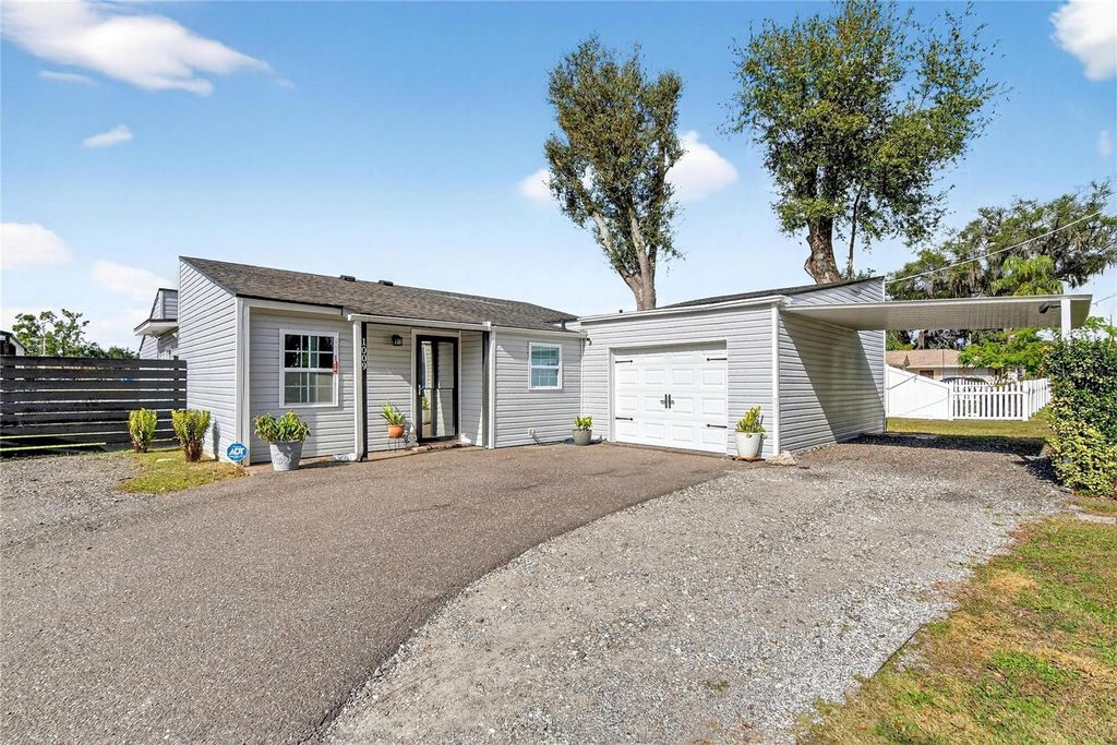 Photo of 1009 Lenna Avenue, Seffner, FL 33584 (MLS # TB8462565)