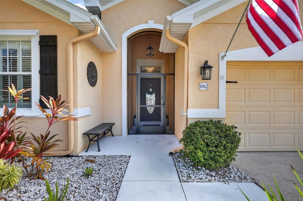 Photo of 5012 Lakehurst Court, Palmetto, FL 34221 (MLS # N6141463)