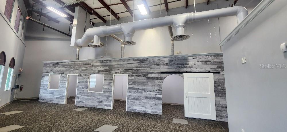 DREWTINA COMMERCE CENTER - Commercial Sale