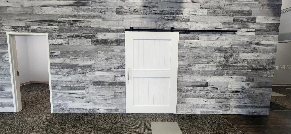 DREWTINA COMMERCE CENTER - Commercial Sale