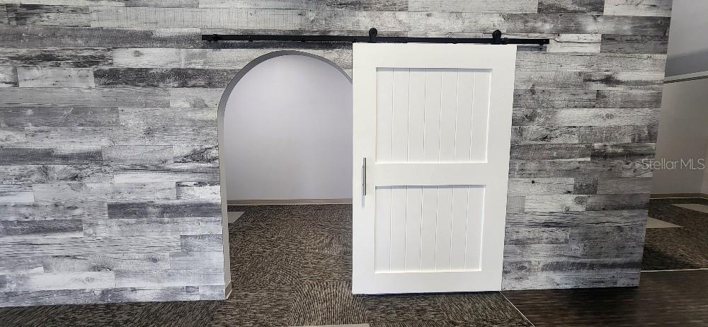 DREWTINA COMMERCE CENTER - Commercial Sale