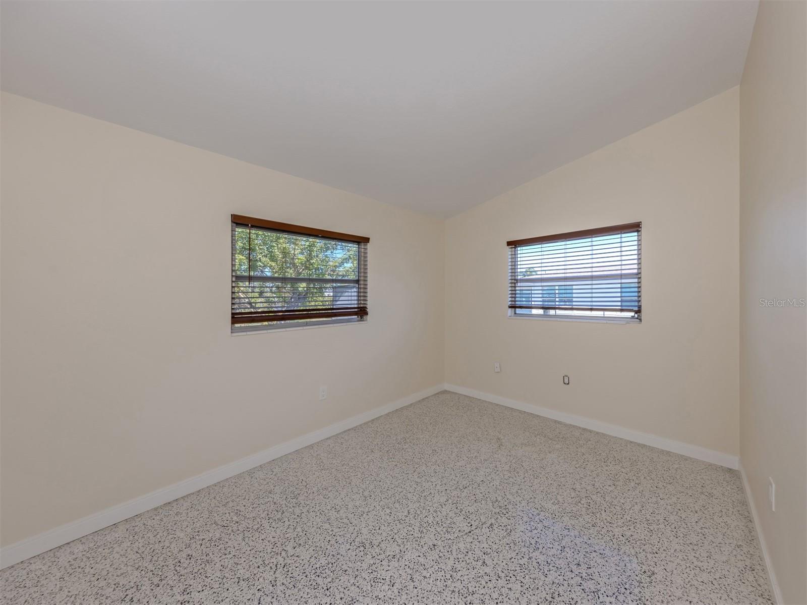 VENICE GARDENS - Residential