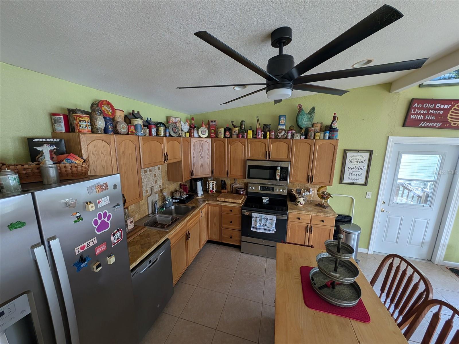 GOVT LEASE LT ROUND LAKE - Residential