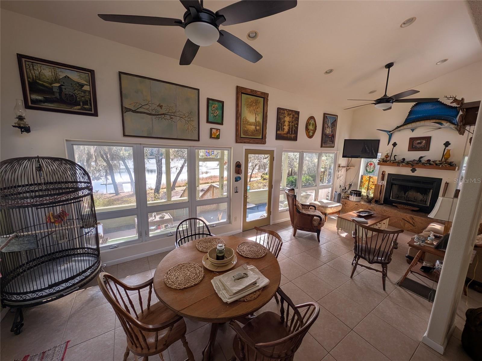 GOVT LEASE LT ROUND LAKE - Residential