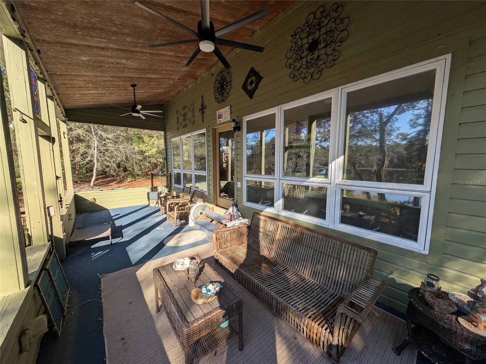 GOVT LEASE LT ROUND LAKE - Residential