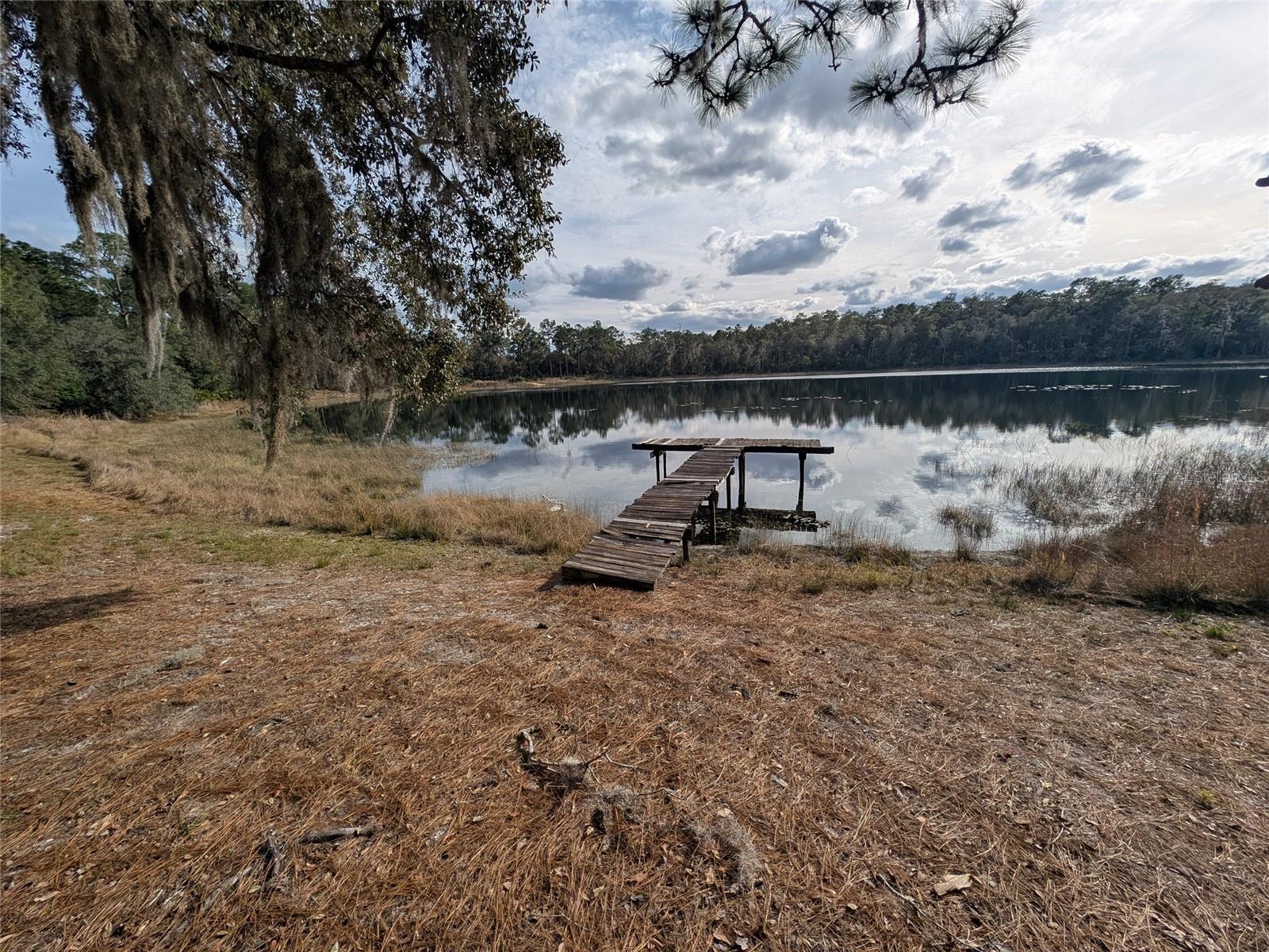 GOVT LEASE LT ROUND LAKE - Residential