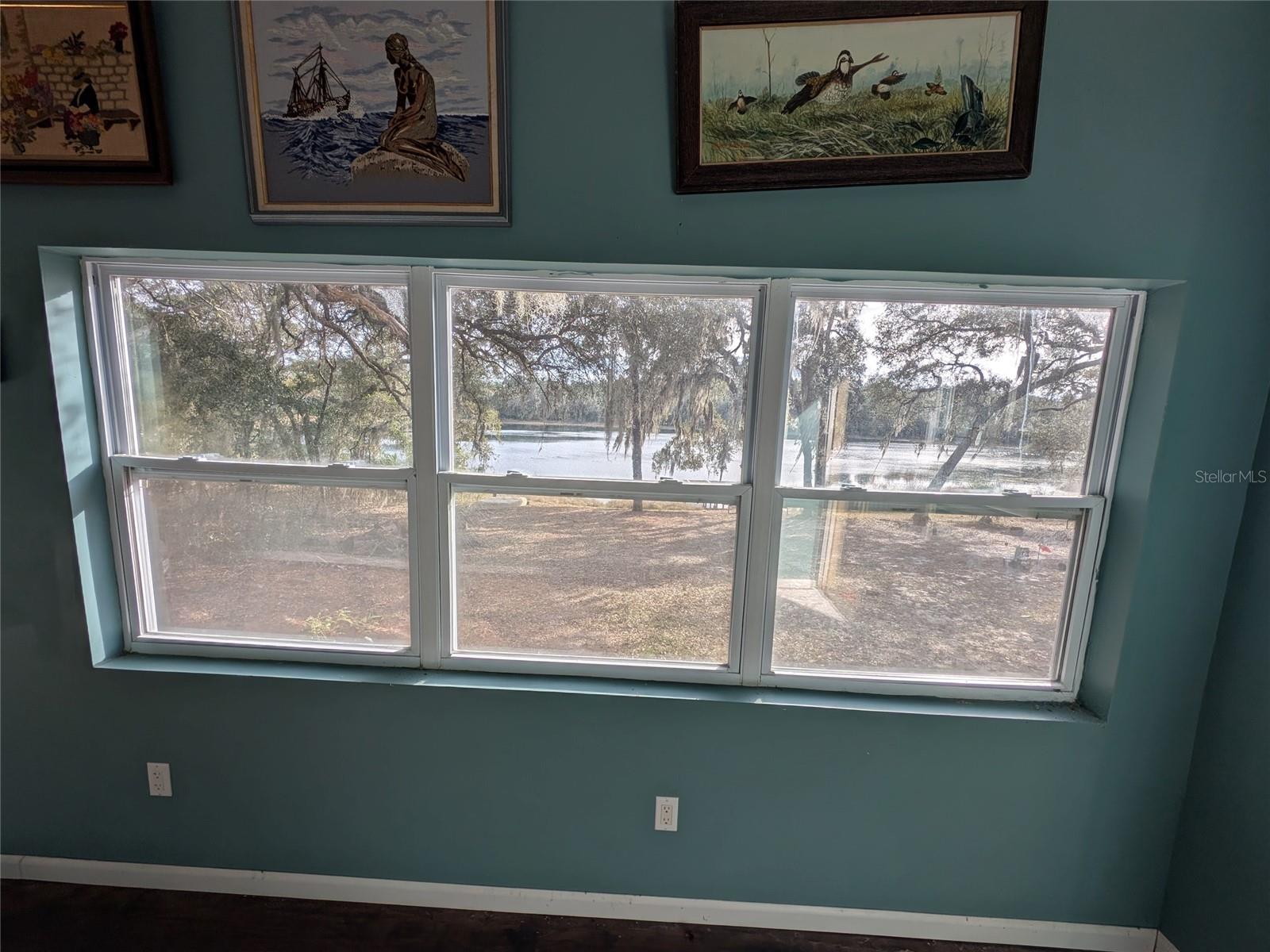 GOVT LEASE LT ROUND LAKE - Residential