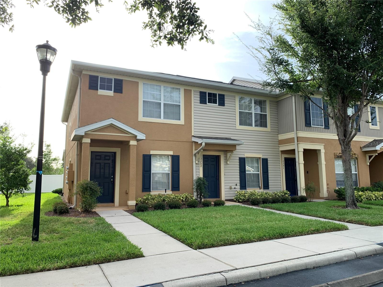 Beautiful 2-Bedroom, 2.5-Bath Townhome with Private Backyard! This spacious and well-designed townhome features an open floor plan, a large kitchen, and a screened-in covered patio leading to a private backyard with no rear neighbors—perfect for relaxing or entertaining in peace. Washer and dryer are included, along with water and garbage service for added convenience. Located in a gated, well-maintained community that offers both privacy and security. Conveniently located with easy access to US-301 and I-75 for a quick and easy commute.
Don’t miss this excellent rental opportunity in a great location!