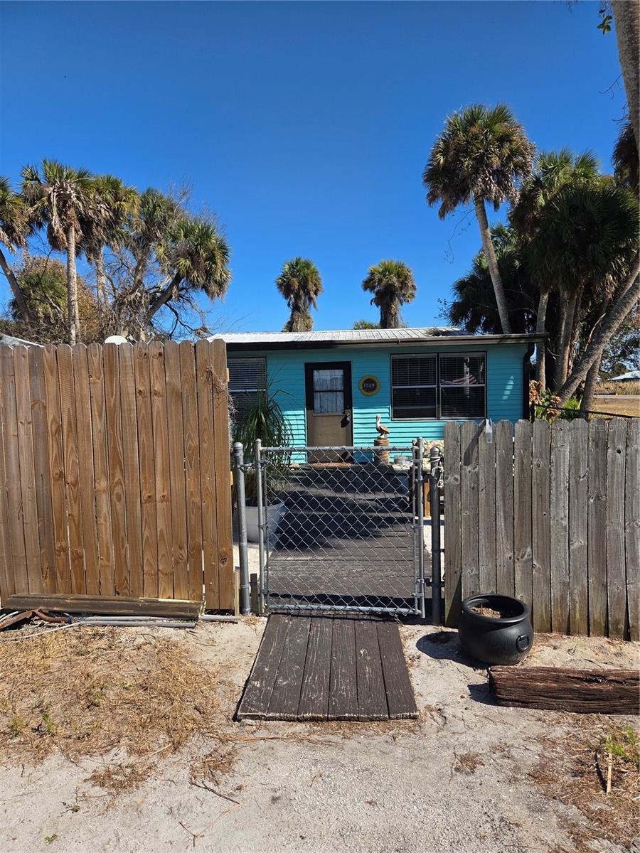 LOT 16 UNREC SARASOTA COLONY SUB IN ST LOT NO 1 - Residential