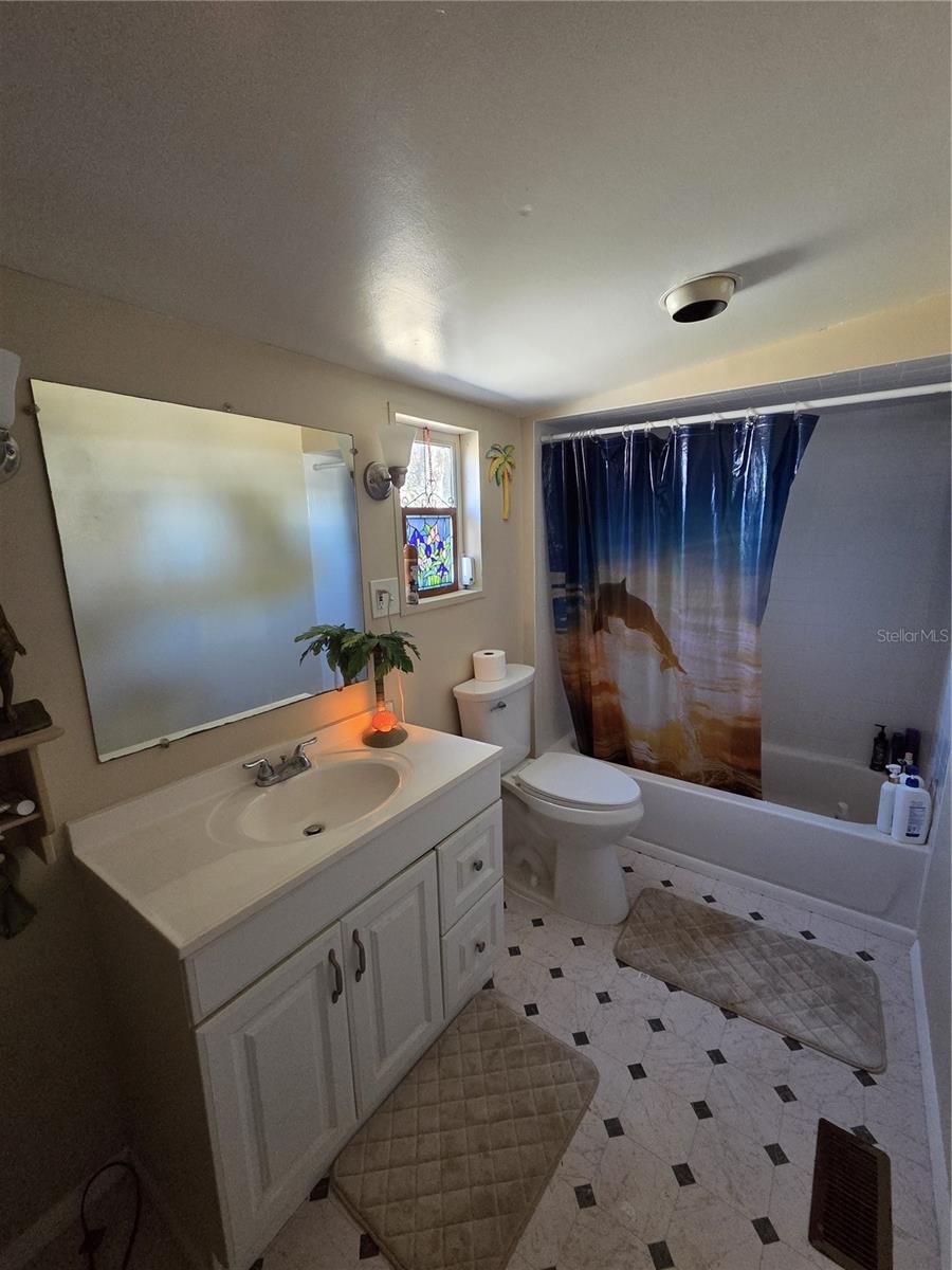 LOT 16 UNREC SARASOTA COLONY SUB IN ST LOT NO 1 - Residential