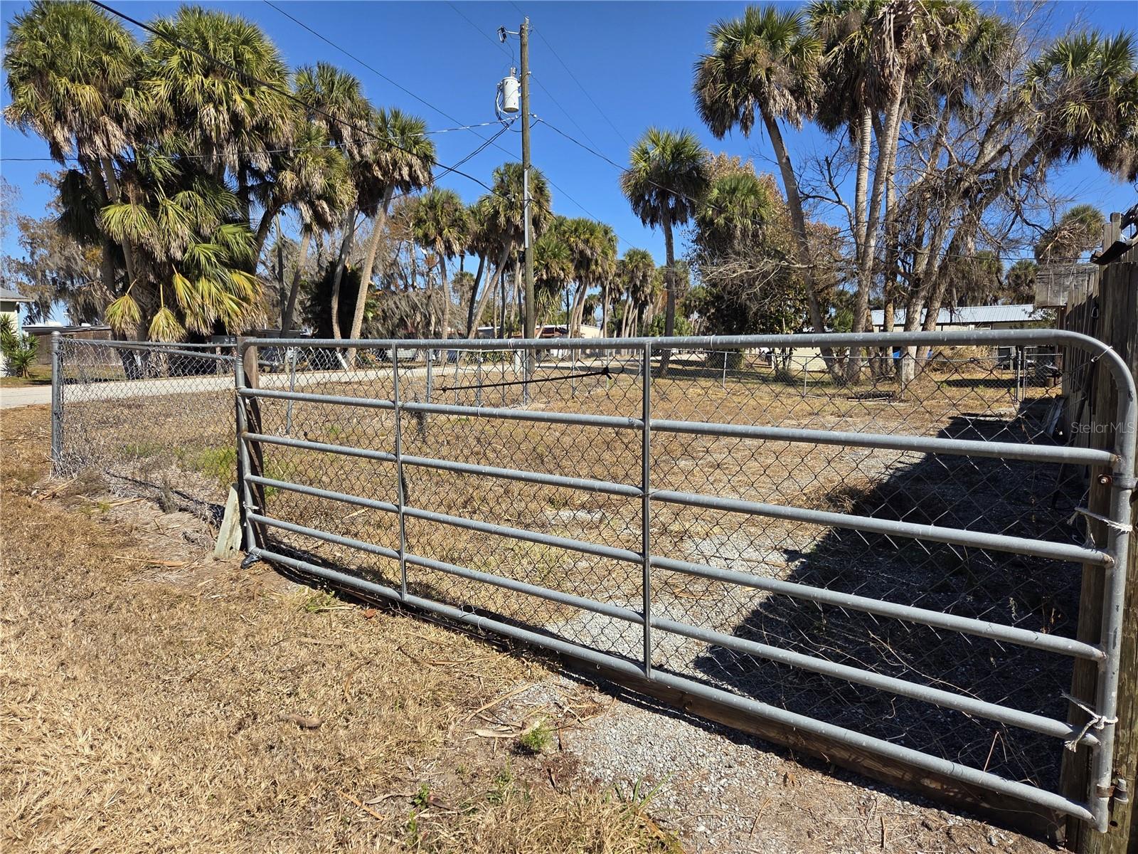 LOT 16 UNREC SARASOTA COLONY SUB IN ST LOT NO 1 - Residential