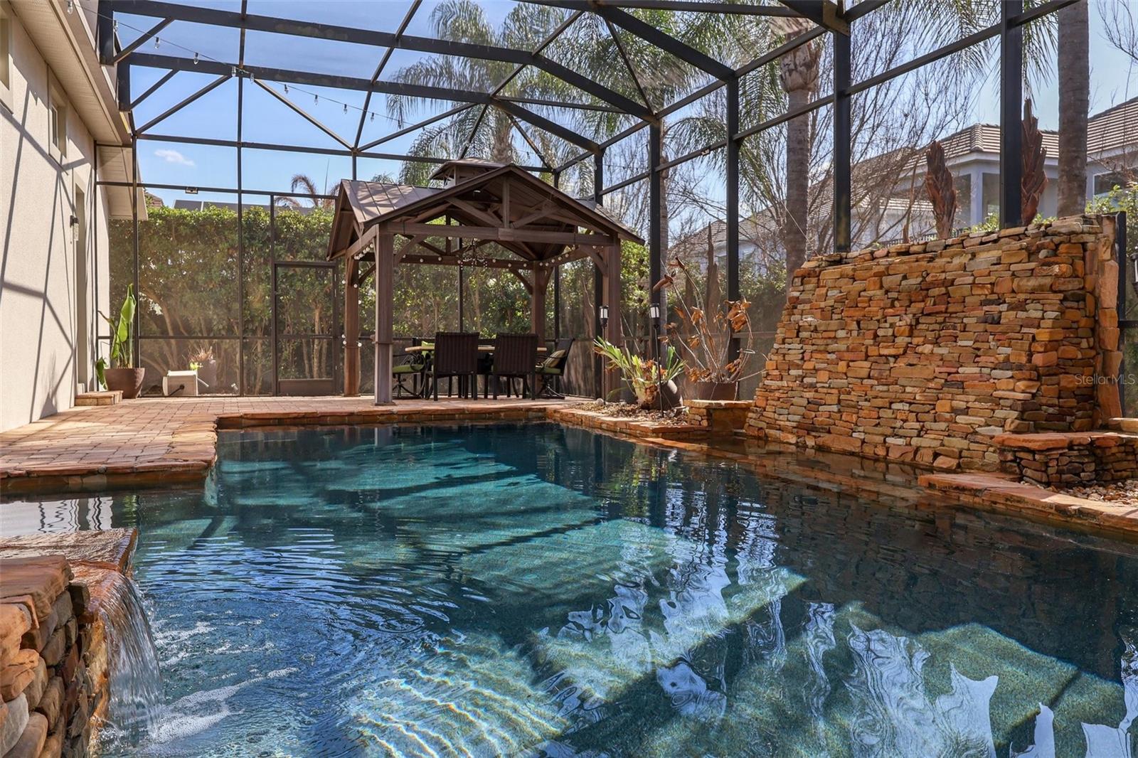 KEENES POINTE UT 04 SEC 31 48 82 - Residential