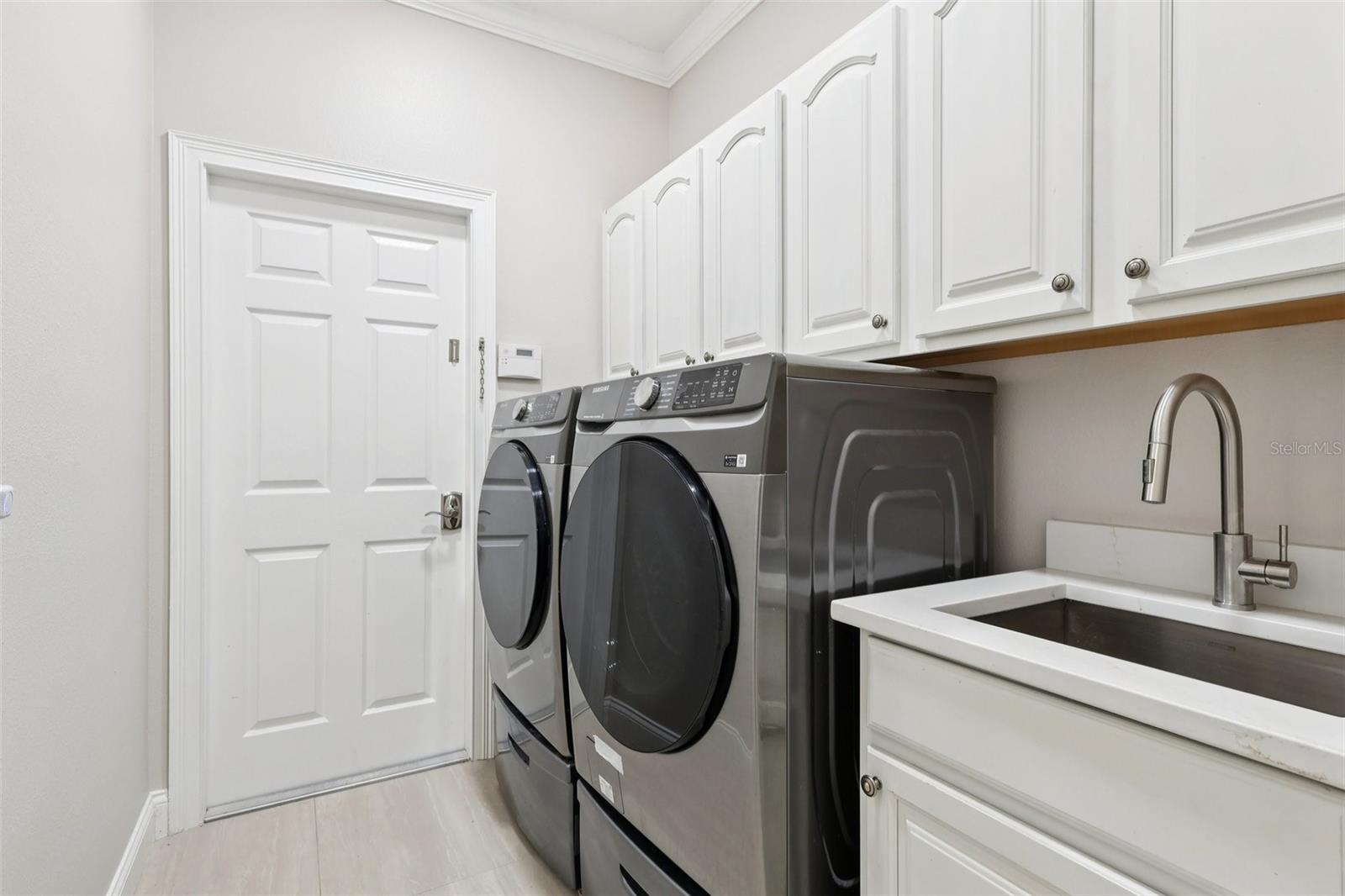 KEENES POINTE UT 04 SEC 31 48 82 - Residential