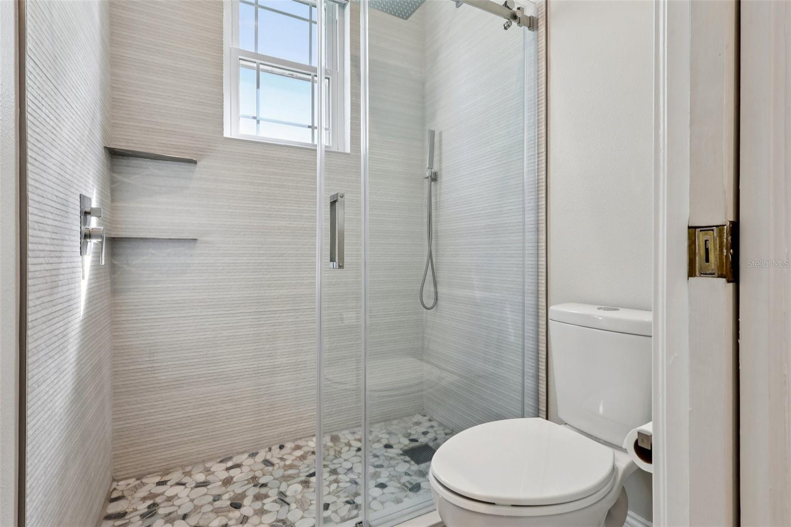 KEENES POINTE UT 04 SEC 31 48 82 - Residential