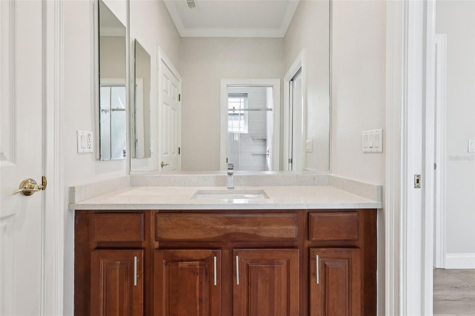 KEENES POINTE UT 04 SEC 31 48 82 - Residential