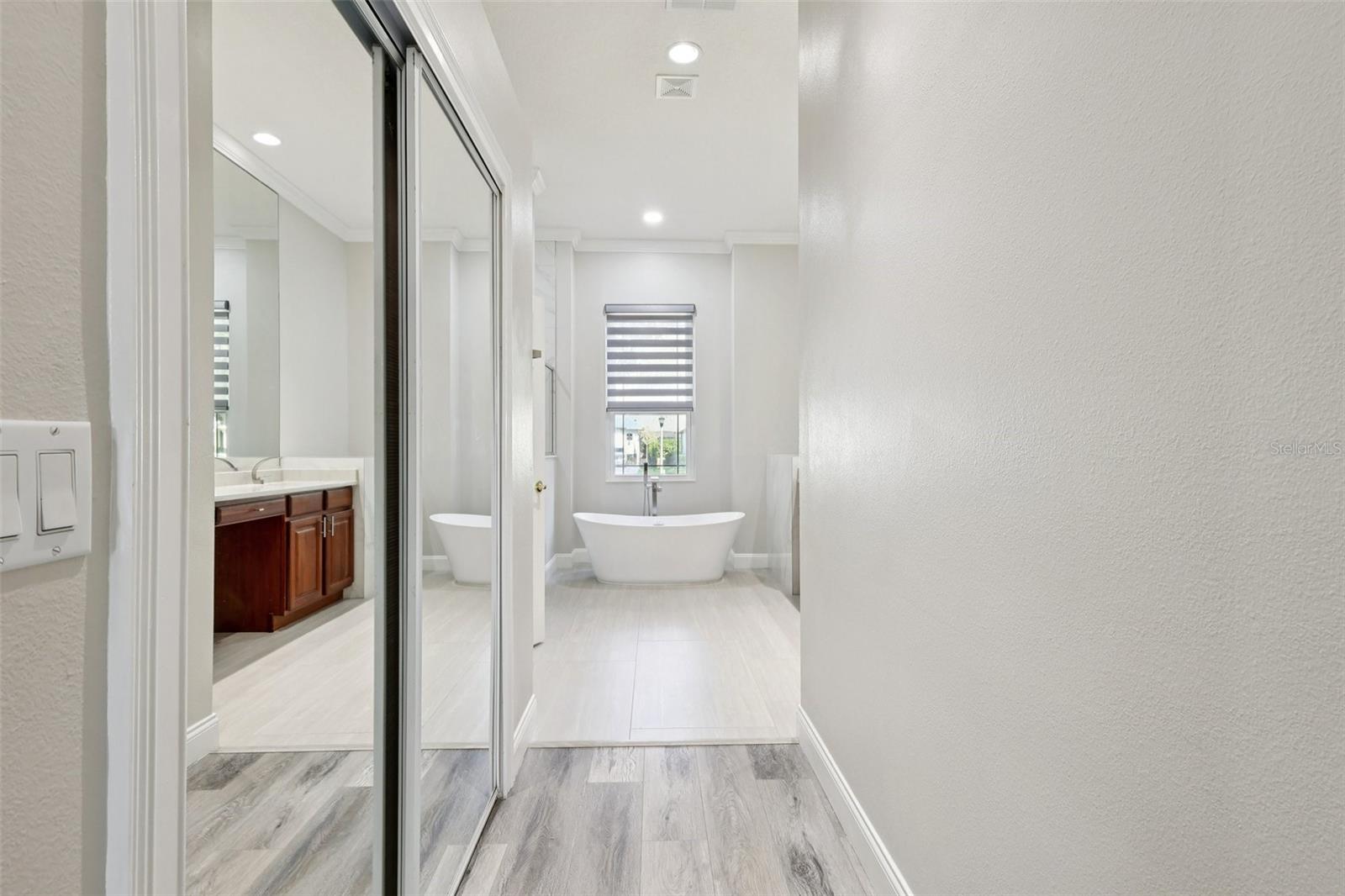 KEENES POINTE UT 04 SEC 31 48 82 - Residential