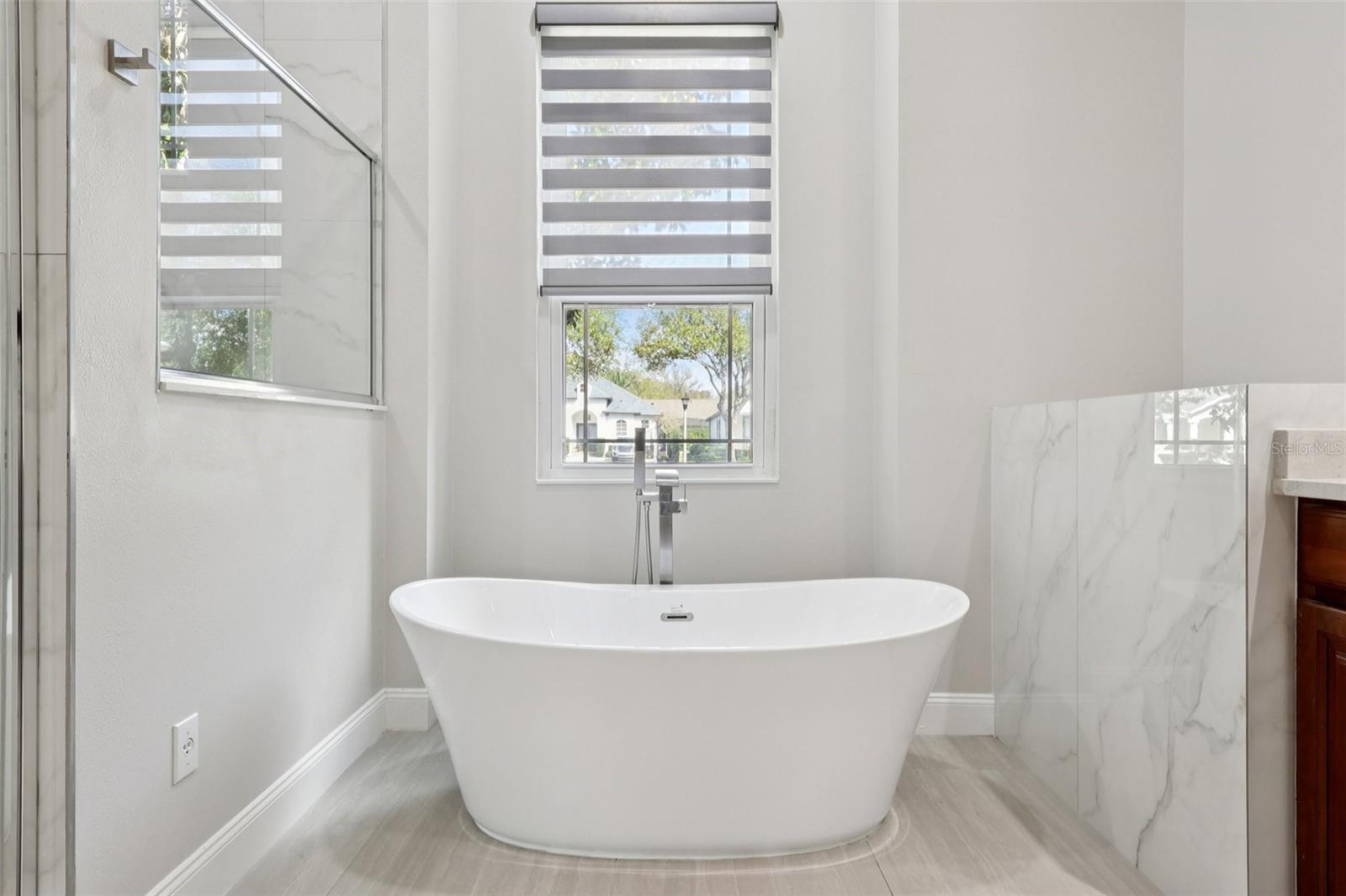 KEENES POINTE UT 04 SEC 31 48 82 - Residential