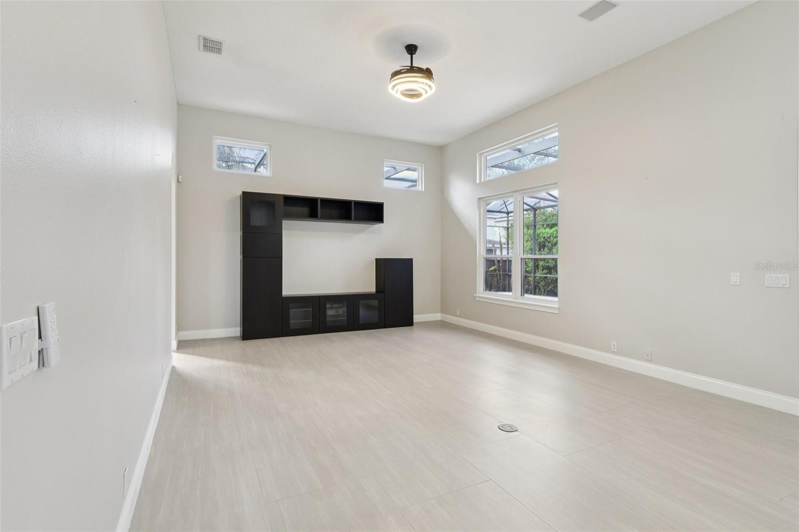 KEENES POINTE UT 04 SEC 31 48 82 - Residential