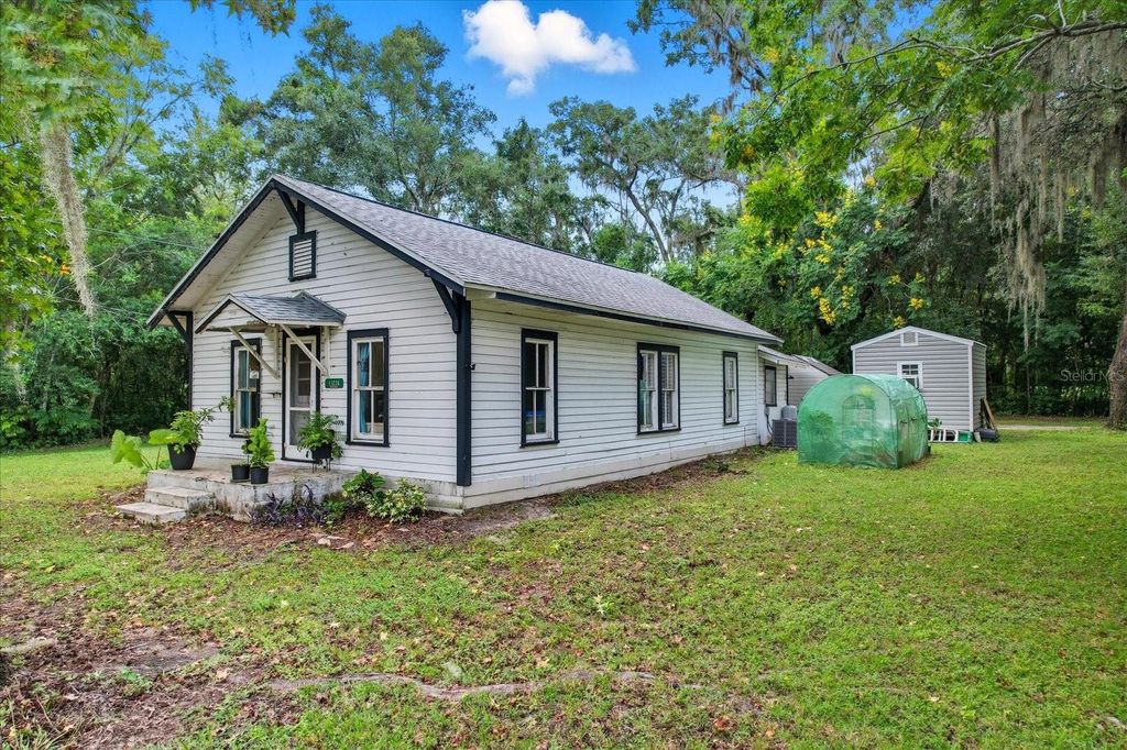 Photo of 11226 SE 55th Avenue Road, Belleview, FL 34420 (MLS # OM710870)
