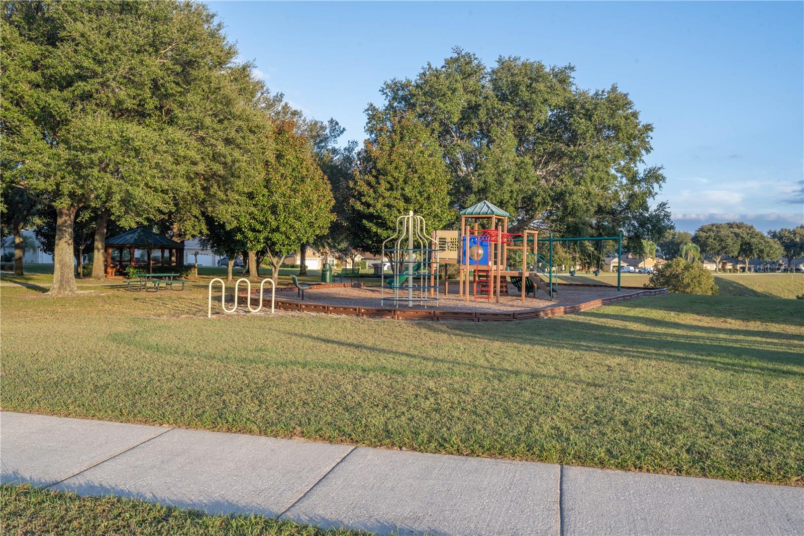 CLERMONT COLLEGE PARK PH 02B LT 181 PB - Residential