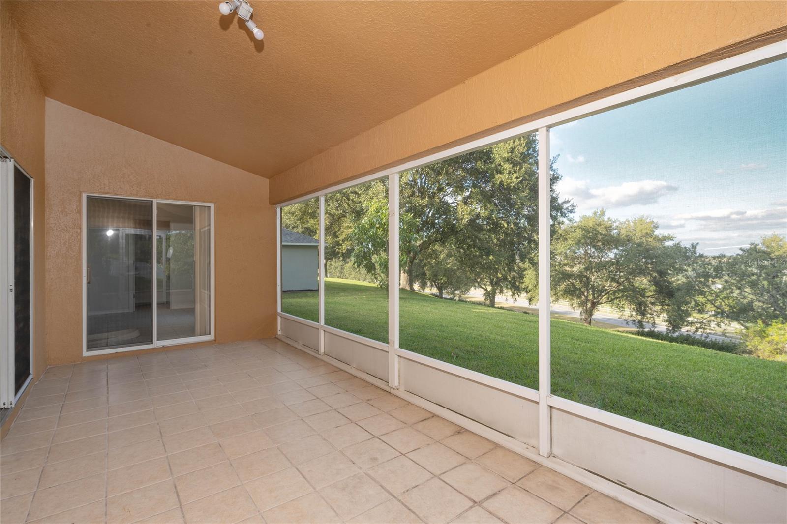 CLERMONT COLLEGE PARK PH 02B LT 181 PB - Residential