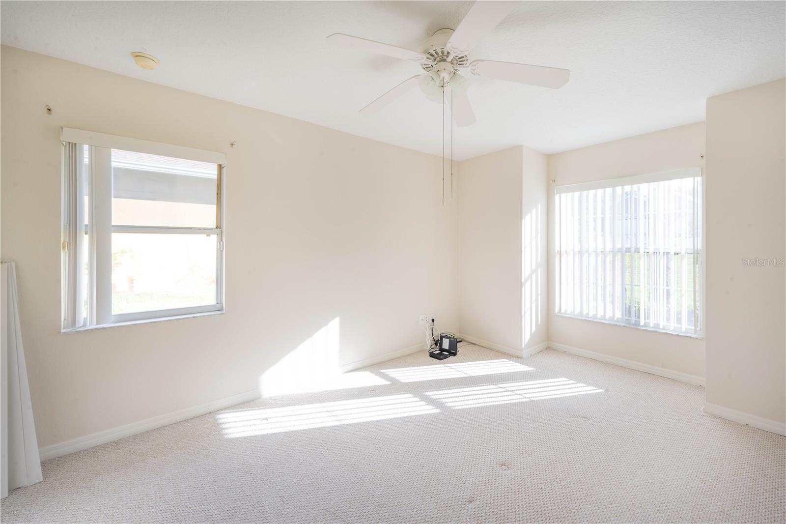 CLERMONT COLLEGE PARK PH 02B LT 181 PB - Residential