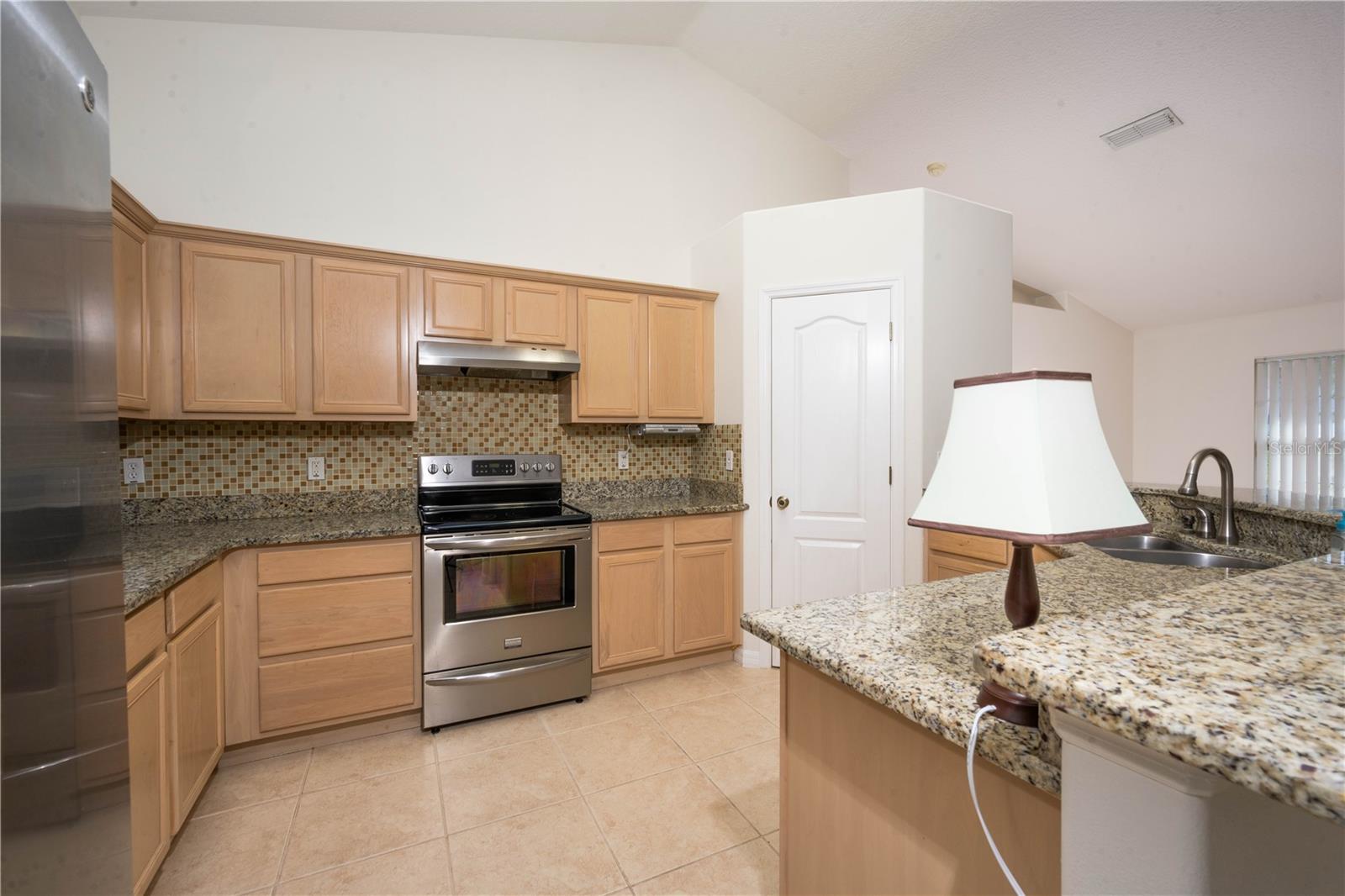 CLERMONT COLLEGE PARK PH 02B LT 181 PB - Residential