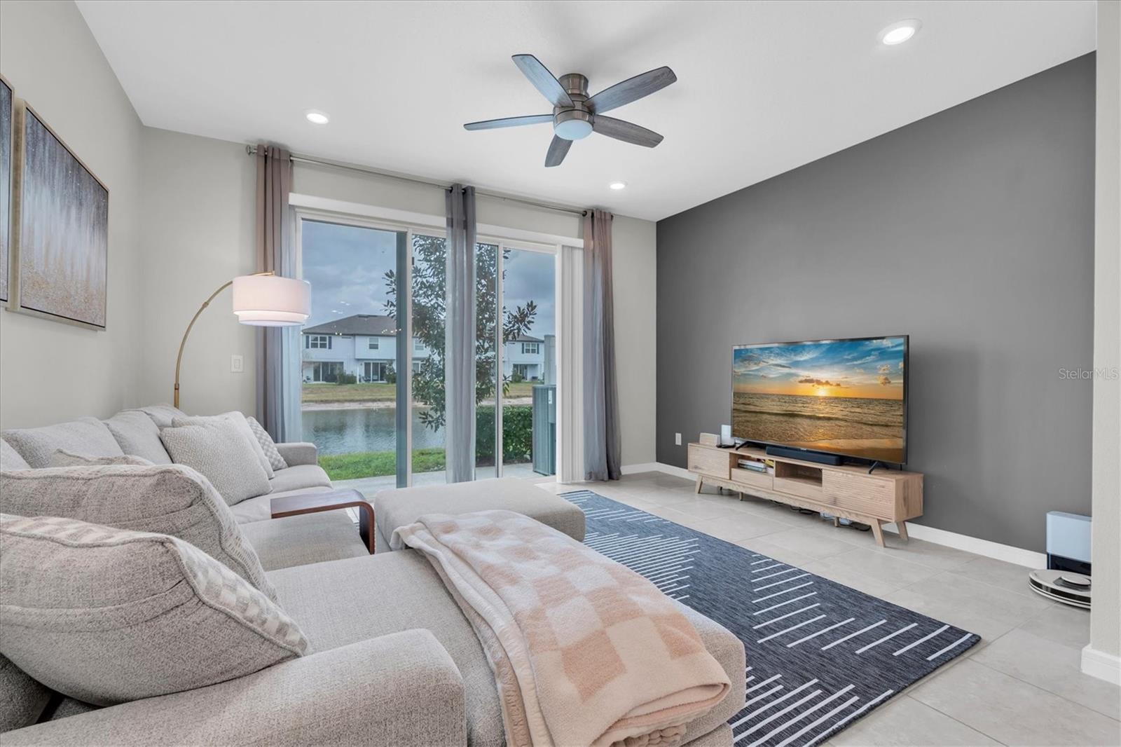 OAKSTEAD TWNHMS - Residential