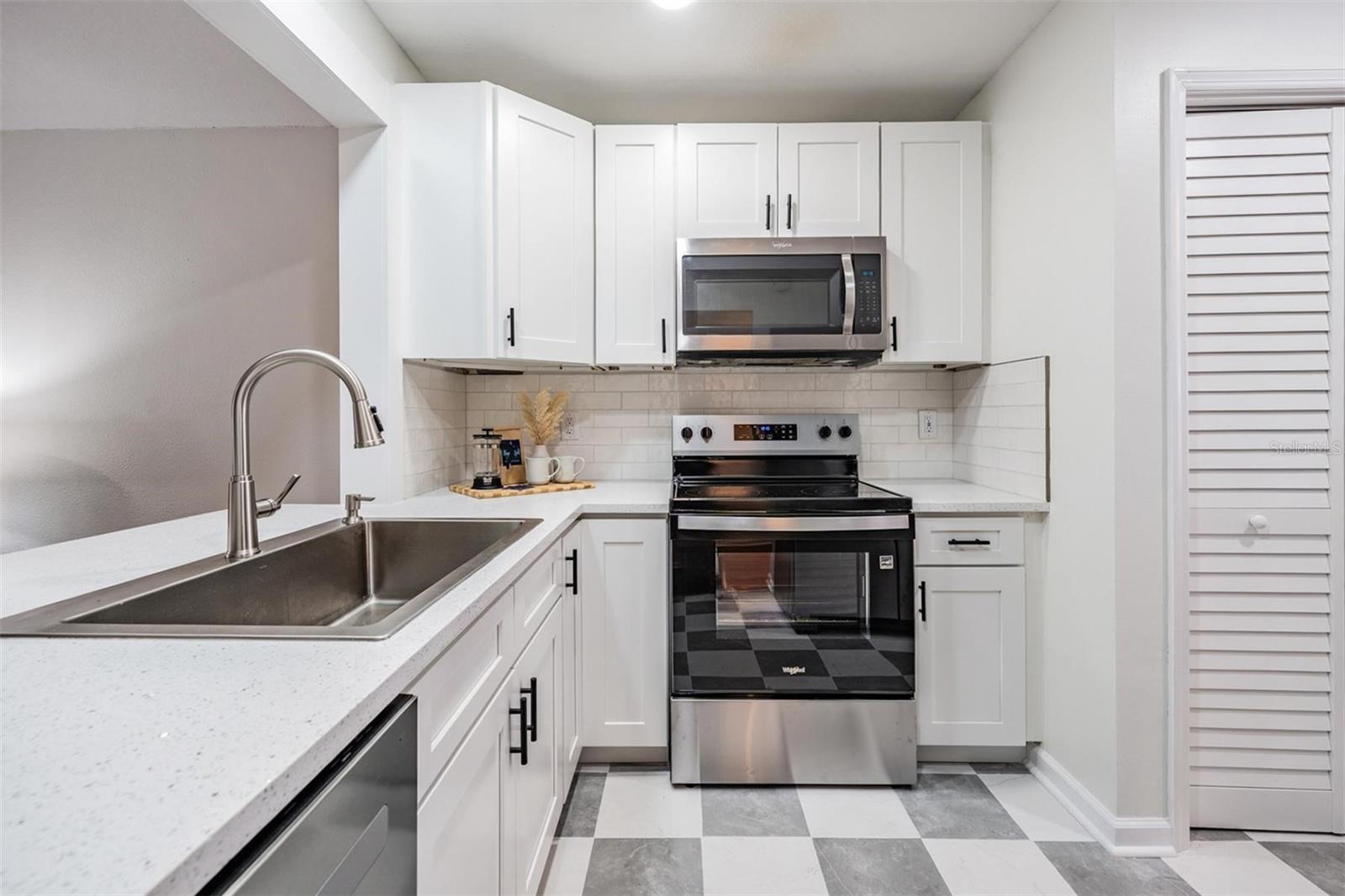 SETTLERS PTE SEC C & D - Residential