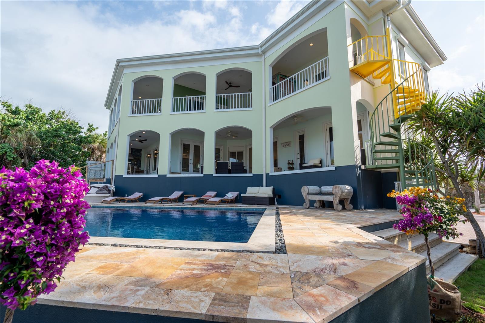 2217 - TROPICAL BREEZE ESTATES - Residential