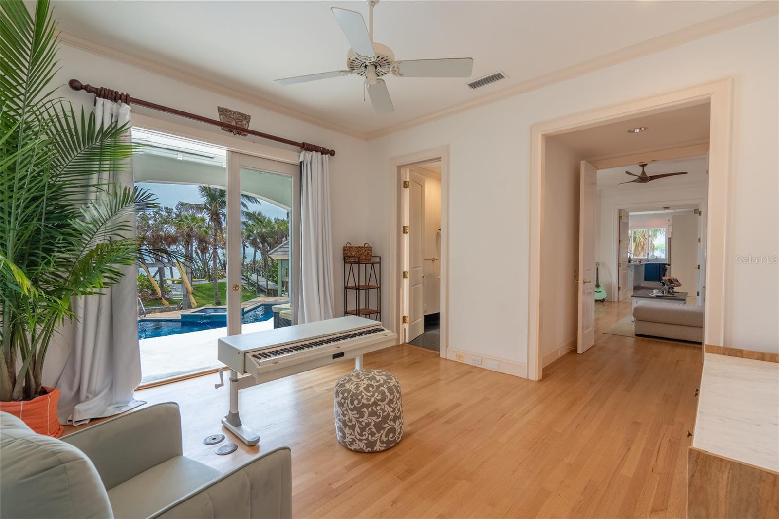 2217 - TROPICAL BREEZE ESTATES - Residential